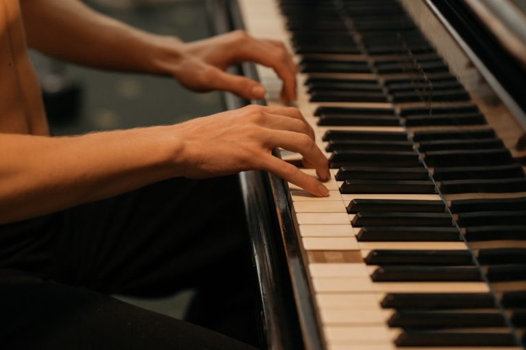 Comment donner des cours de piano en ligne ?